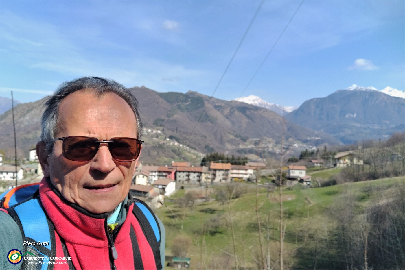 52 Selfie con vista su Camonier e verso la Val Serina.jpg